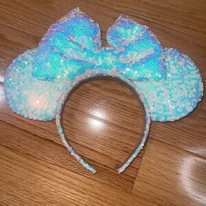 Sequin White Iridescent Minnie Mouse Ears Headband